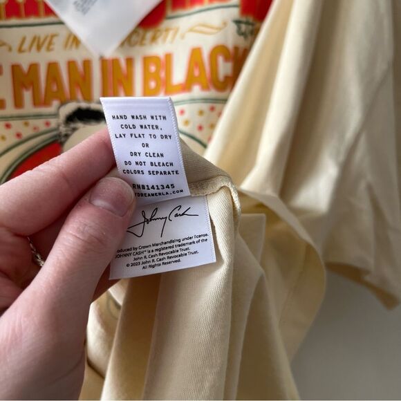 NWT DAYDREAMER Johnny Cash Live IN Concert Tee - Picture 10 of 10